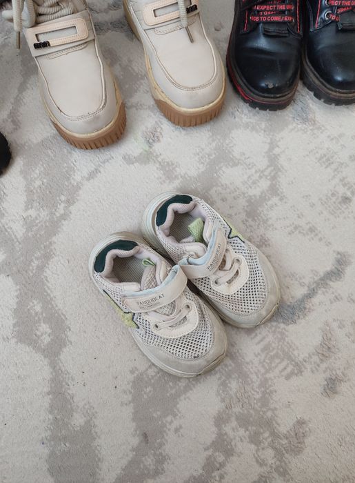 Отдам бесплатно обувь