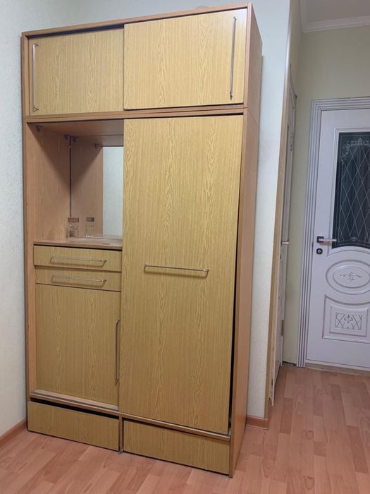 Прихожка 2 шт в отличном состочнии