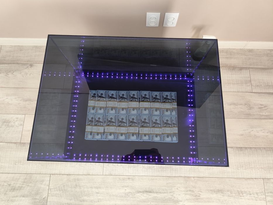 Стеклянный стол (денежный)