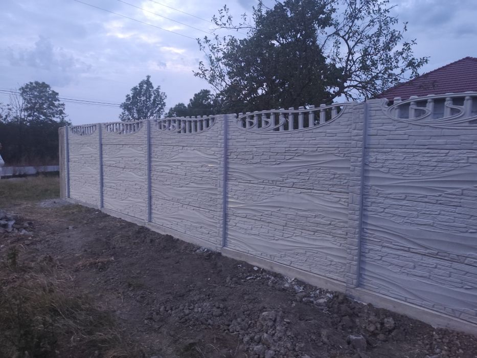 Vând gard din beton