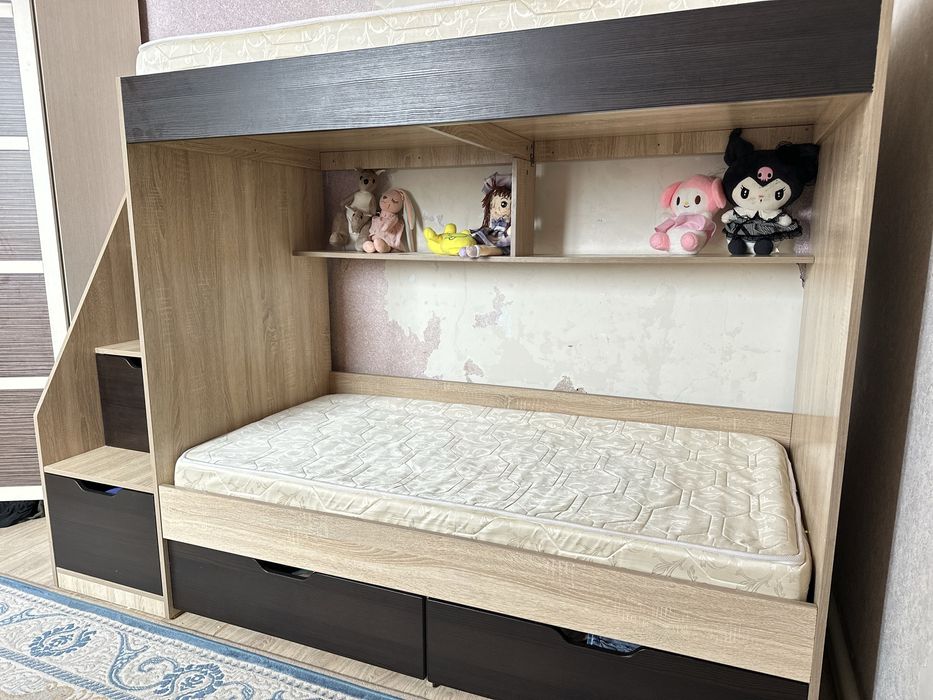Продам двухъярусную кровать
