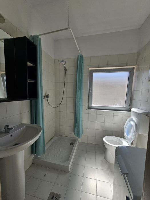 Inchiriez apartament cu 1,5 camere - zona Complex