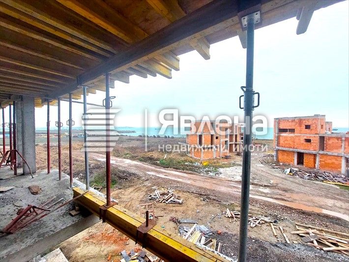 Продава се Двустаен апартамент в Бургас, Крайморие - 52 кв.м за 1306 €/кв.м - Снимка #2