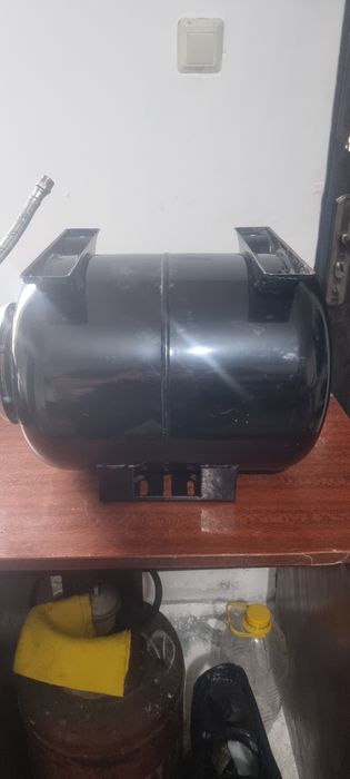 Продам бачок для насоса