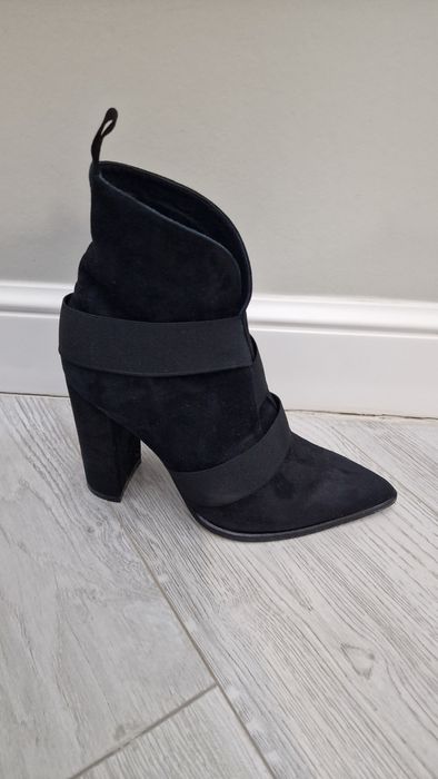 Продаю Ботильоны 37 р.