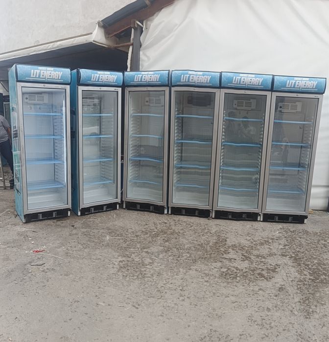 Витрина холодильник