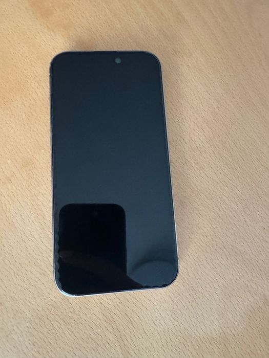 Продавам iPhone 15 Pro