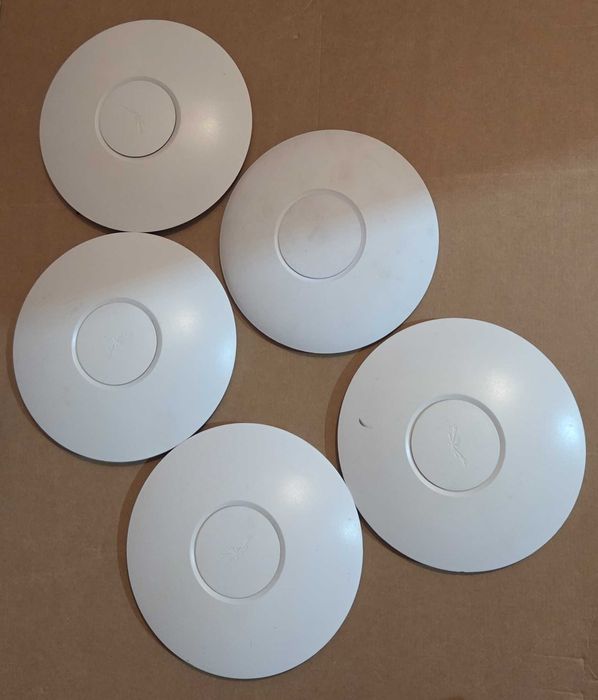 Access Point Ubiquiti UniFi AP LR – WiFi profesional, rază lungă