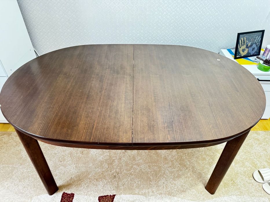 Стол для гостиной