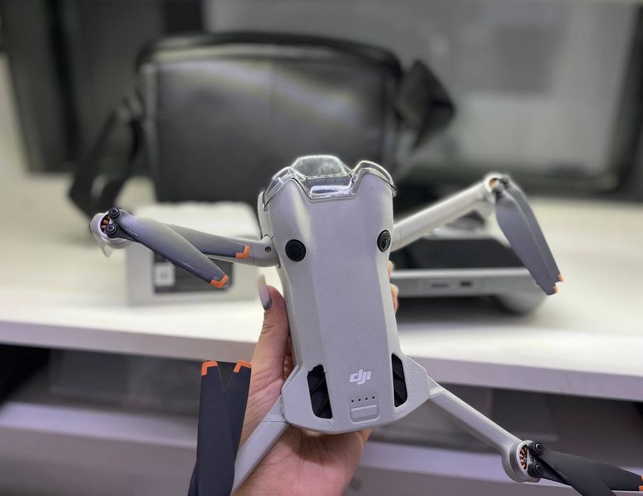 DJI Mini 4 Pro дрон