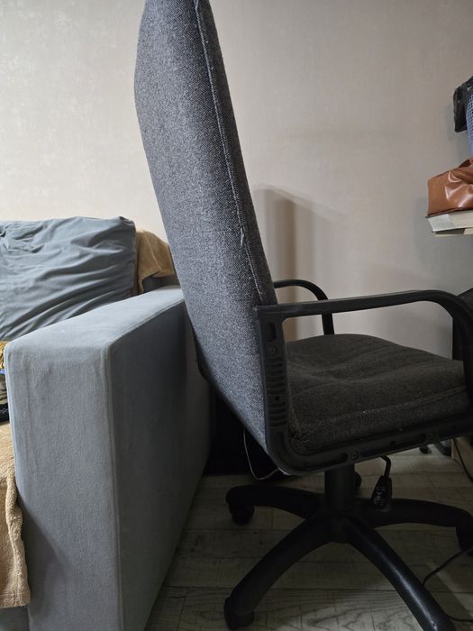 Продам офисное кресло