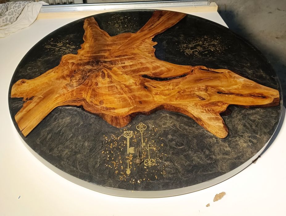 Vând masa lemn si rășină epoxidica cu rezistență UV