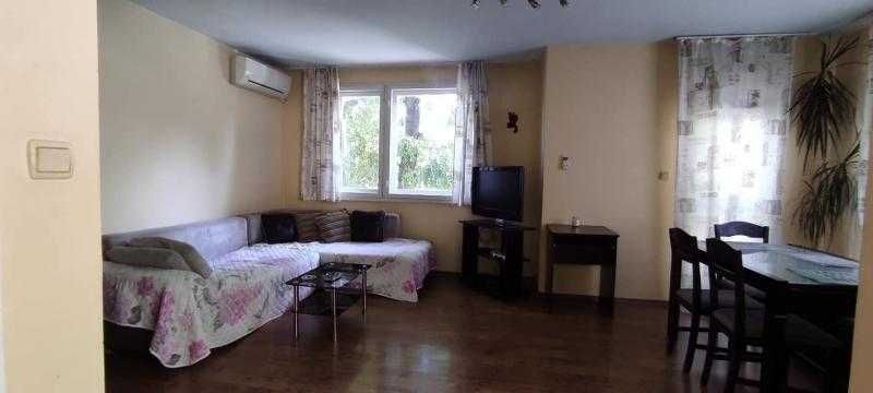 Тристаен дом под наем в Зорница!