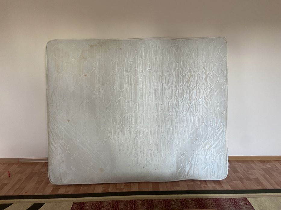 Отдам матрас даром 1,60*2,0