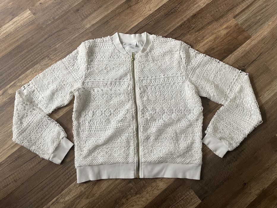 Дантелена бяла горница