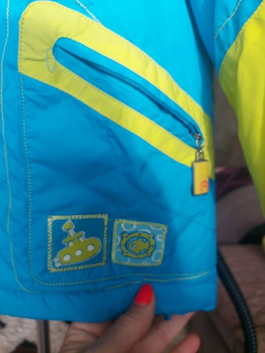 Продам курточку на мальчика