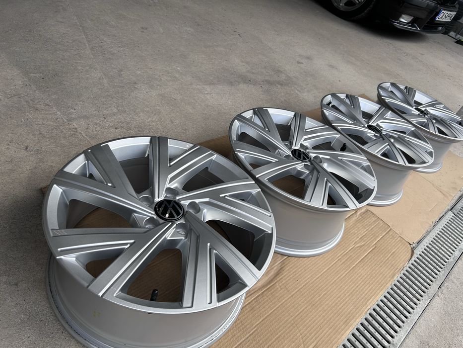 18 джанти Vw Golf 5,6,7, 8 GTI, GTD, ГТИ, R Line Оригинални BERGAMO