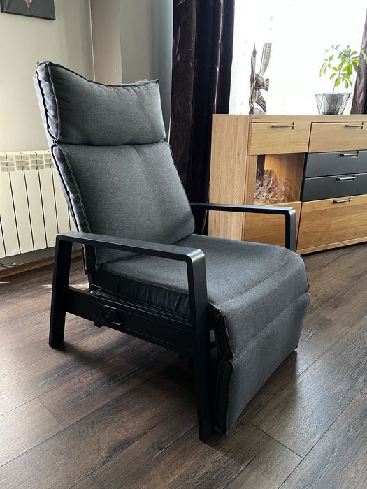 Лек стол с повдигане на краката