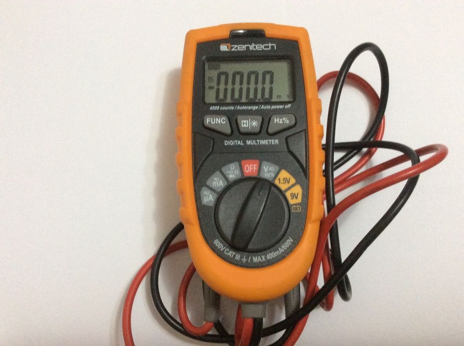 Multimetru Zentech model MS8332C,400V