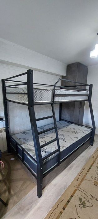 Кровать двухярусная