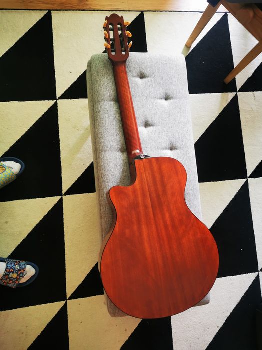 Акустична китара с наелонови струни и електроника - Yamaha NTX1