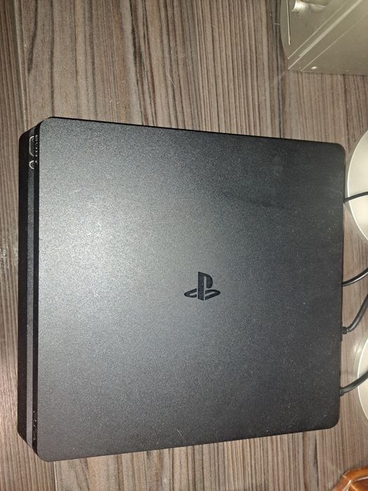 Playstation 4 slim