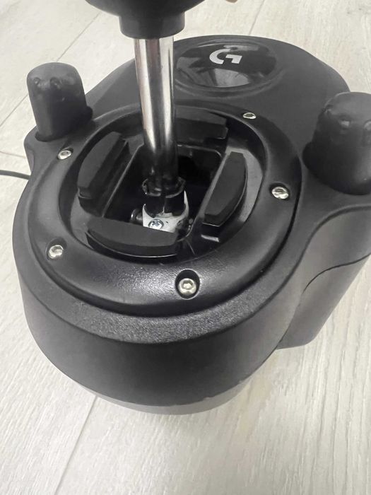 Volan Logitech G923 Trueforce pentru PS5, PS4 and PC