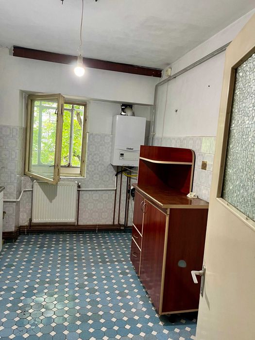 PF Vând apartament 3 camere decomandat, zona centrala, Iasi