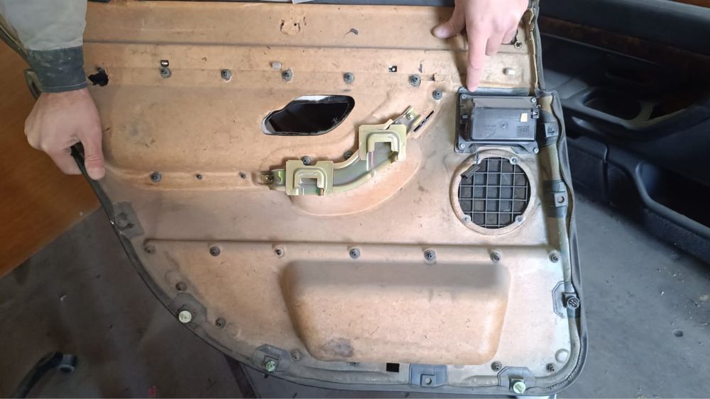 Дверные обшивки на БМВ Е38