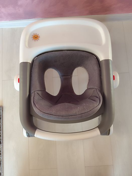 Vand premergator baby walker