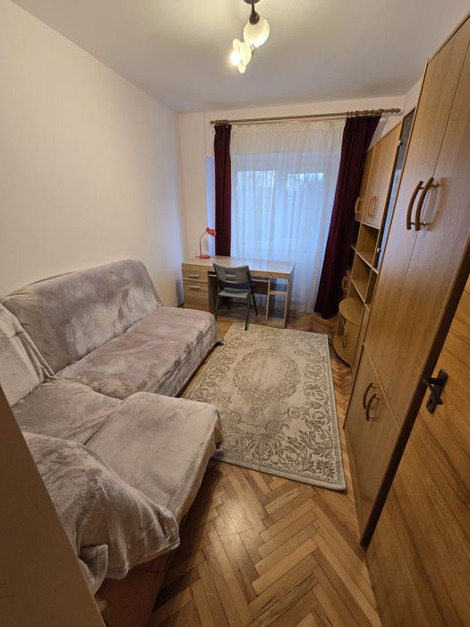 Persoana fizica. Inchiriez apartament 3 camere Nicolina prima statie din P. ROS - Vedere 4