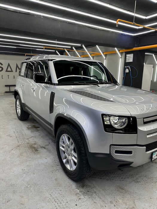 Ленд ровер ДЕФЕНДР .