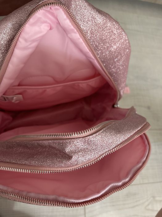 Ghiozdan roz cu sclipici