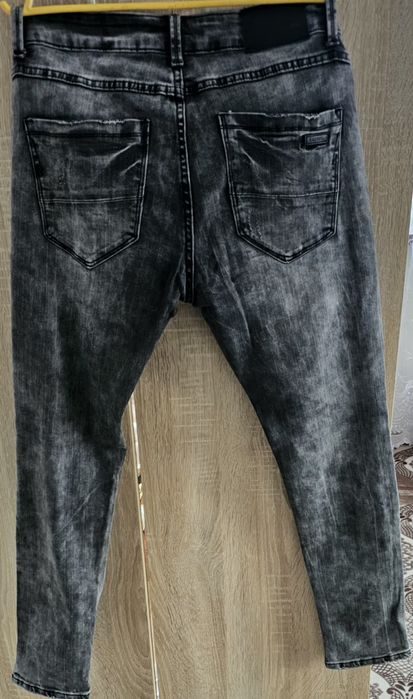 Различни модели дънки