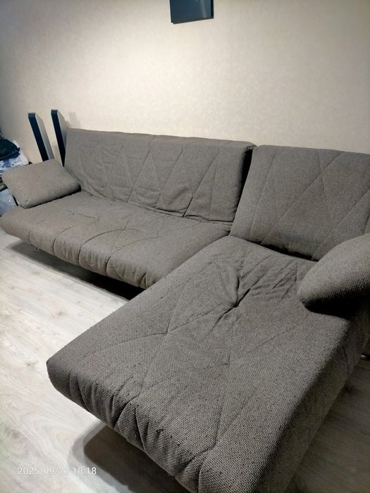 Продам диван угловой