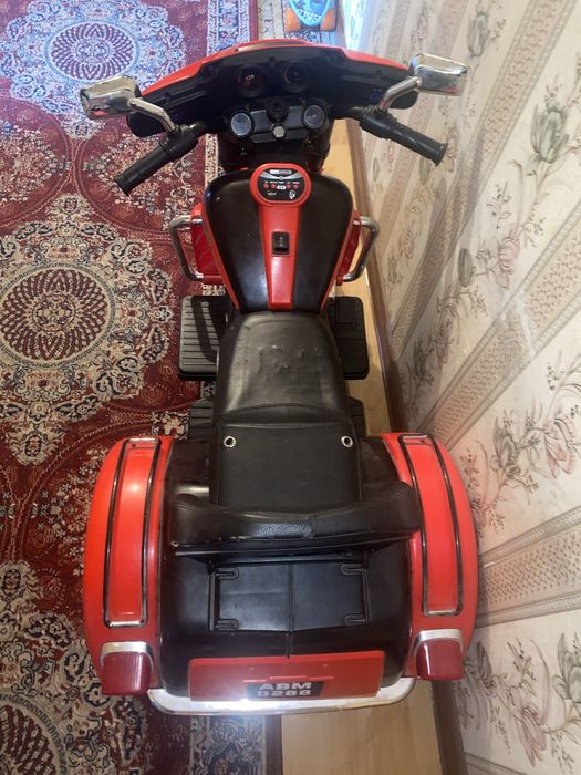 Продам электромобиль мотоцикл детский