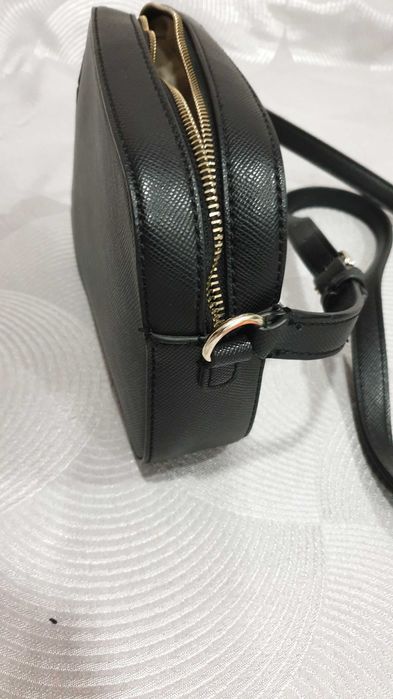 Дамска чанта през рамо Guess