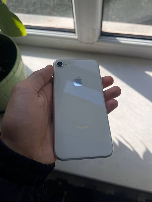 IPhone 8 ideal white