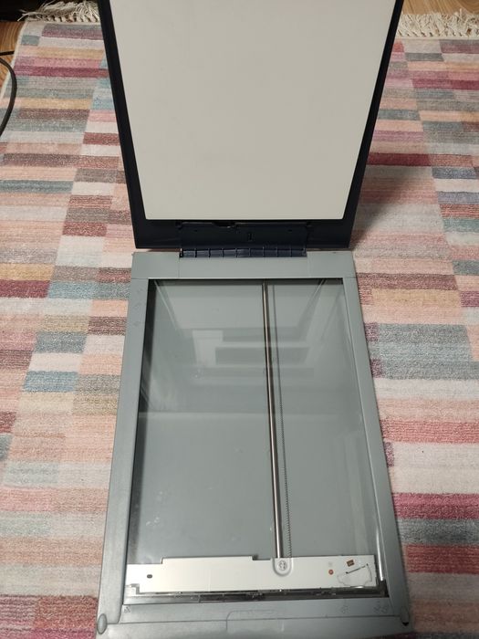 Скенер Canon lide 25