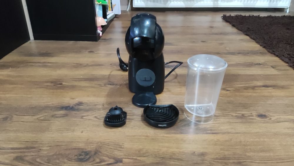 Кафемашина  с капсули Krups 
подходяща за система Dolce Gusto на части