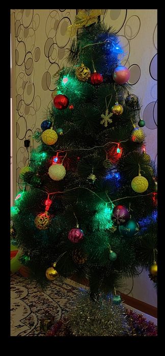 Елка искуственная