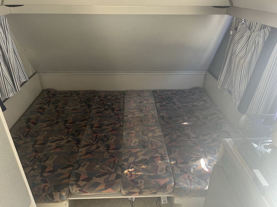 Se vinde rulota full mobilata, totul functional (cititi descrierea)