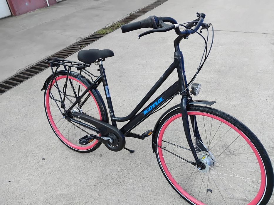 Vând bicicleta din aluminiu pentru damă