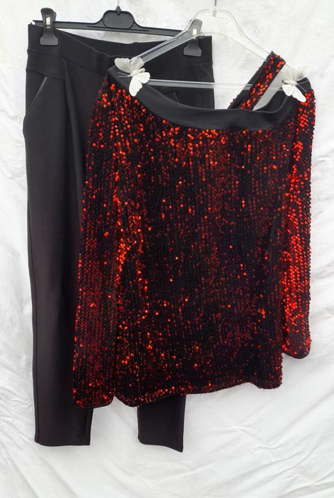 Compleu.fustita și bluzita și fustițe și rochite superbe