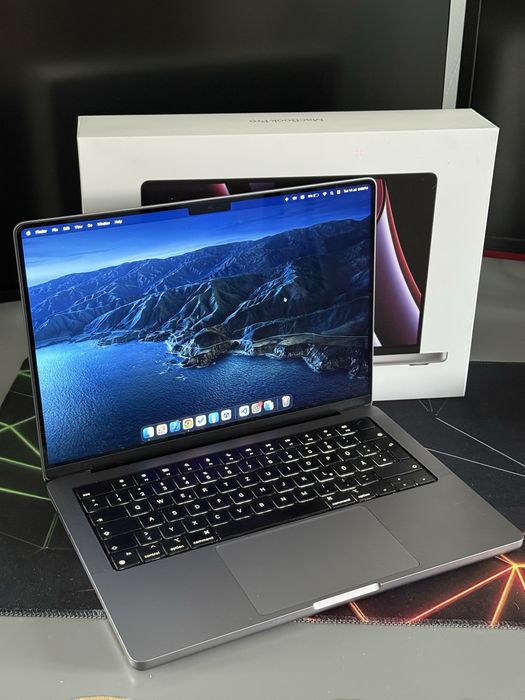 あきMacBook Pro 2022 13inch M2 16GB 500 Amazon.com: Apple 2022