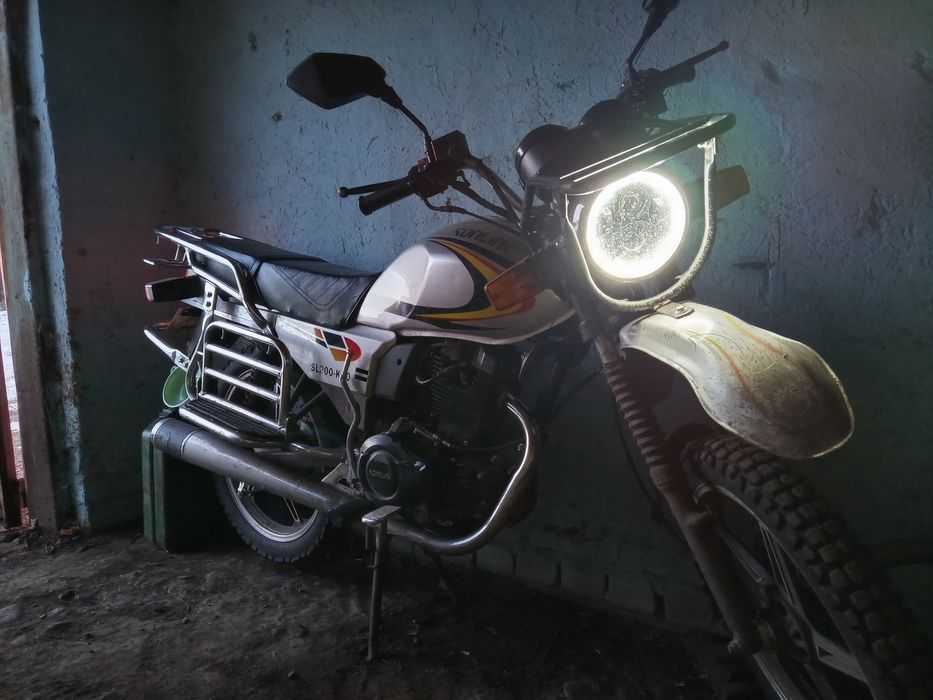 Мотоцикл 200 куб