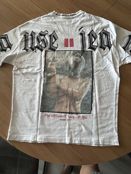 Тениски на Pause Jeans