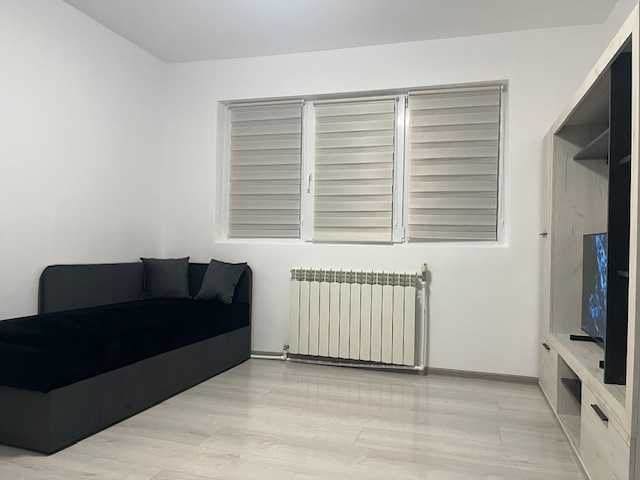 Inchiriez garsoniera zona UMT