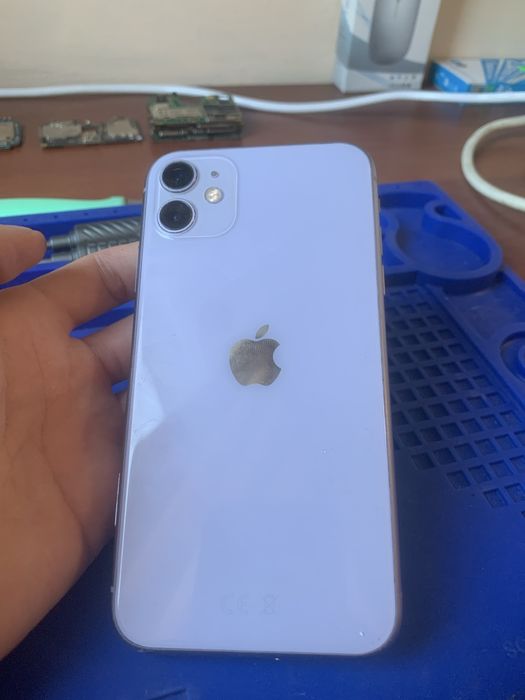 Продам айфон 11