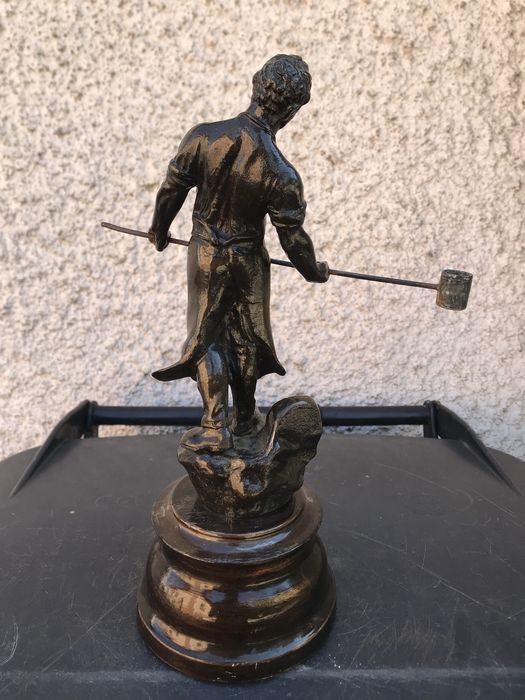 Statuetă din bronz